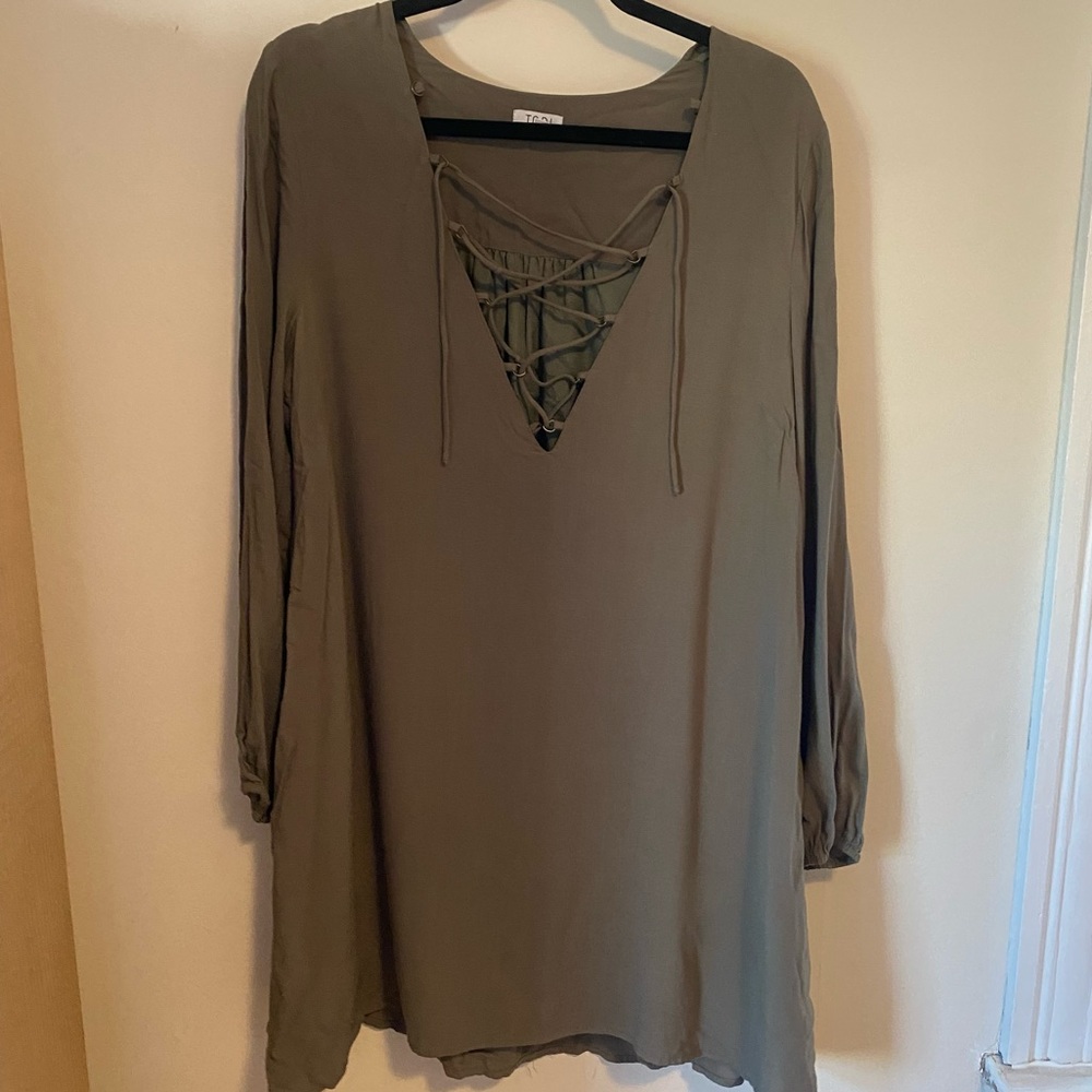 TOBI OLIVE LACE-UP SHIFT DRESS SZ LARGE